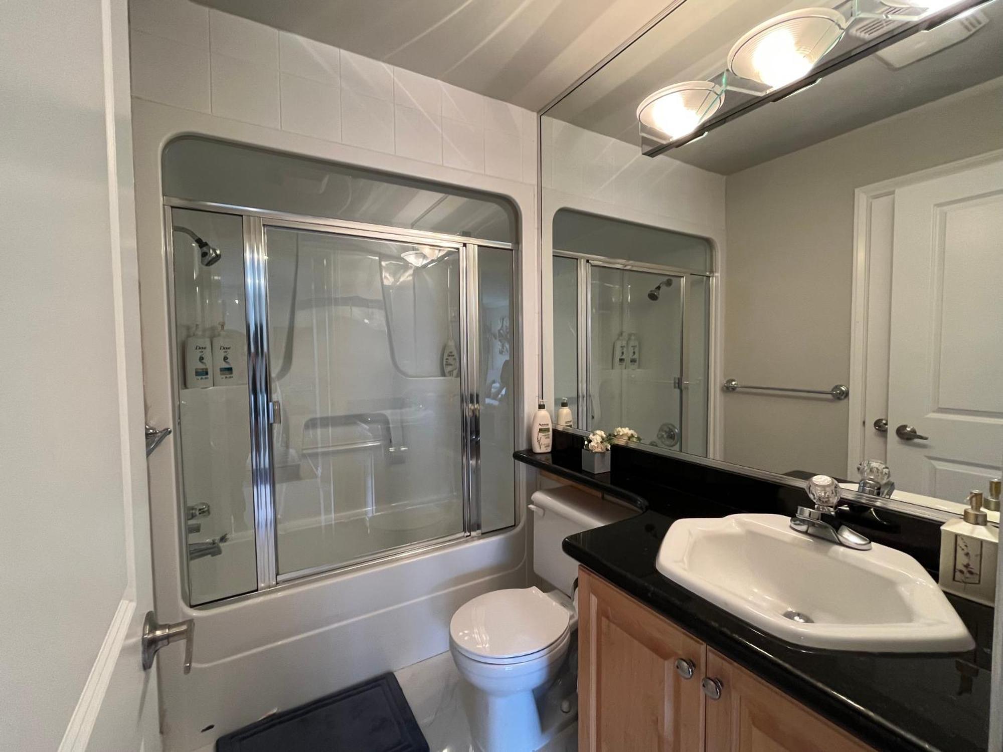 Coze Home In Vancouver Near Yvr エクステリア 写真
