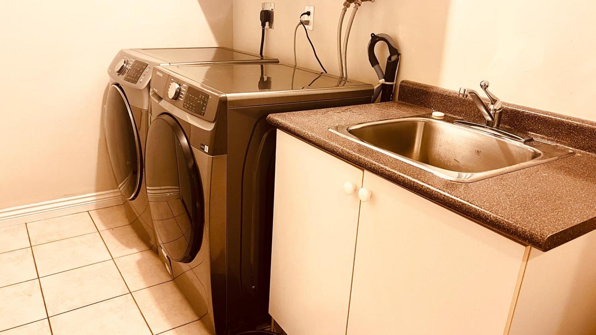 Coze Home In Vancouver Near Yvr エクステリア 写真